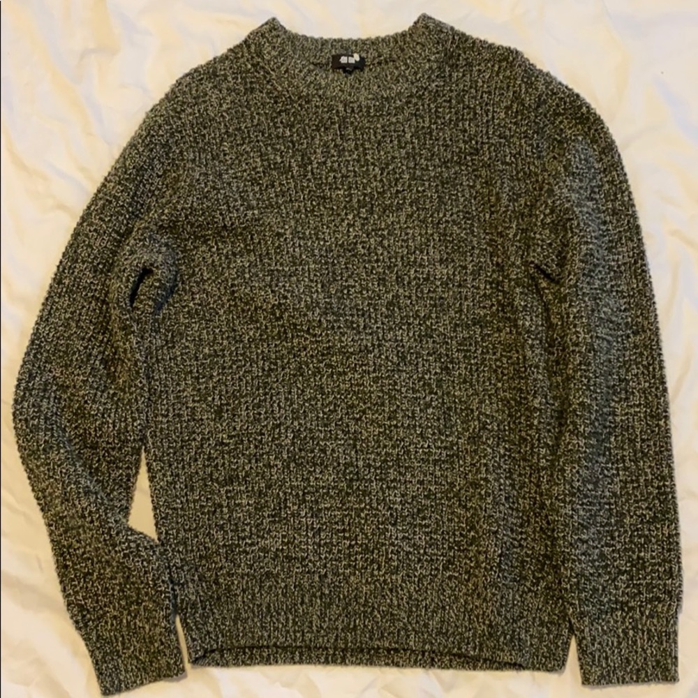 Uniqlo dark green sweater